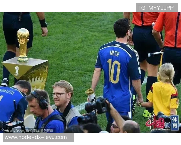 雷科巴的传奇之路天下足球带你重温经典瞬间与辉煌成就